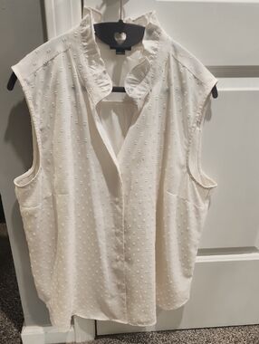 Ann Taylor Cream Sleeveless Ruffle Collar Swiss Dot Blouse
